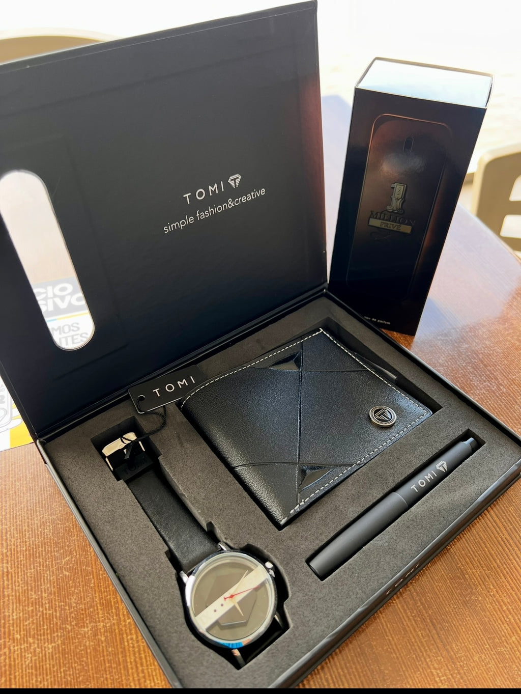 Set de Regalo Premium para Hombre "Tomi Elegance" (Reloj, Billetera, Bolígrafo + Fragancia Exclusiva)