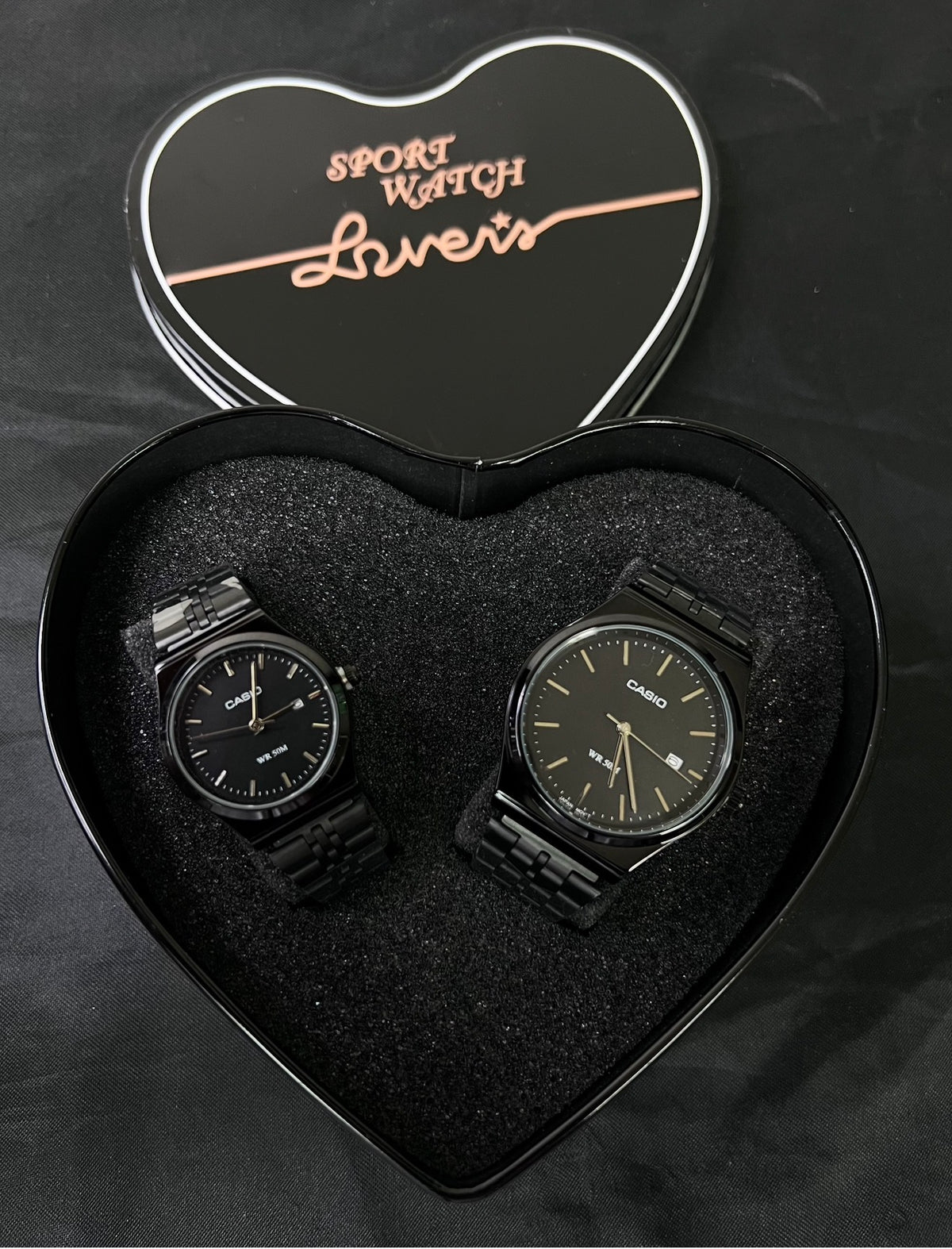 Pareja Casio + caja de corazón gratis